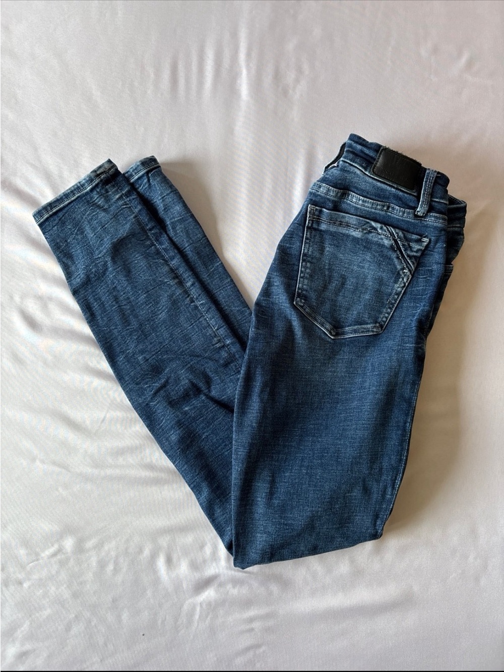 Buckle Women's Skinny Jeans in Indigo Blue